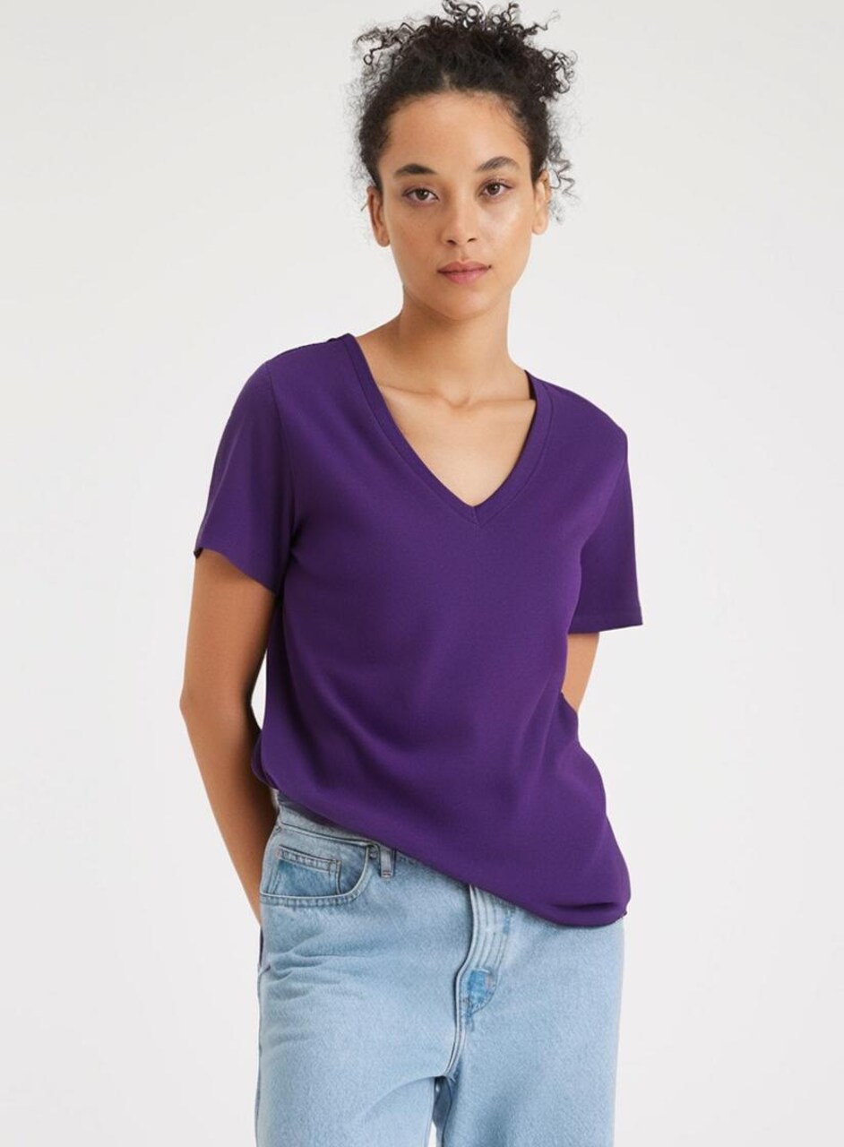 BELLA + CANVAS® Women’s Jersey Relaxed V-Neck Short Sleeve T-shirt